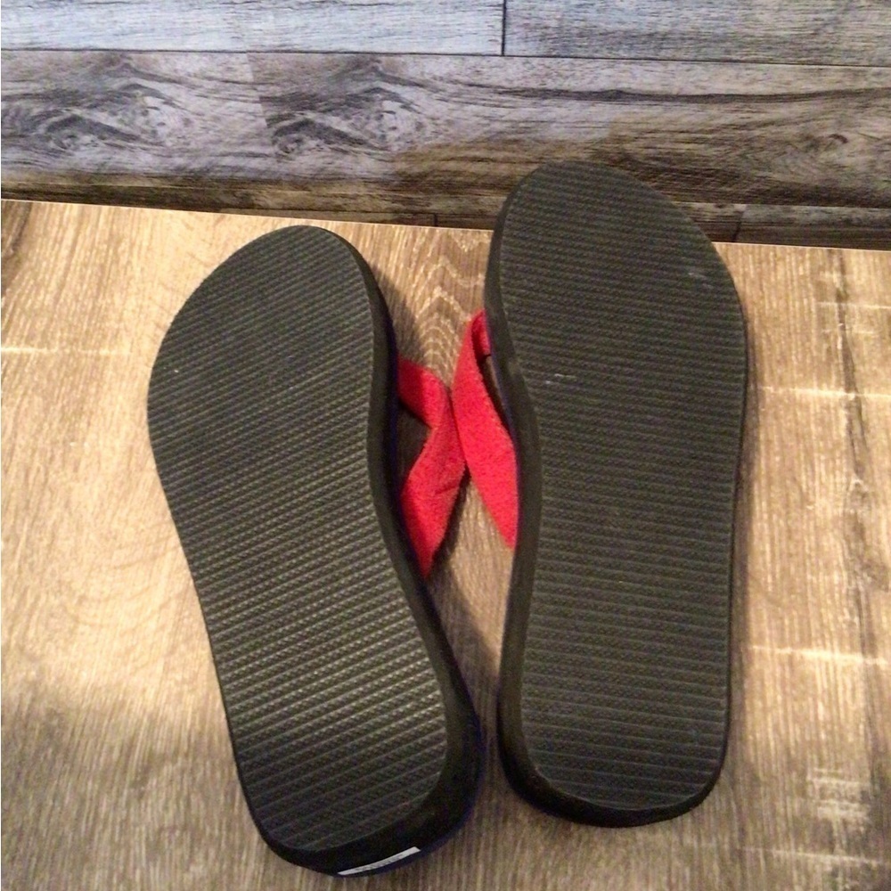 Boston Red Sox Flip Flops size 7-8. (0177) - Picture 3 of 3